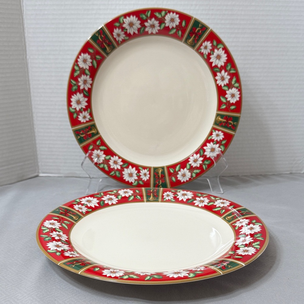 Festive Christmas Traditional Holiday Plates Charlton Hall Kobe Japan Set of 2